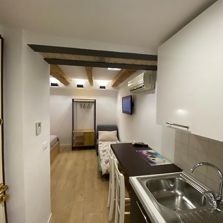 Oasi Central - Appartamento In Pieno Centro Trieste Exteriör bild