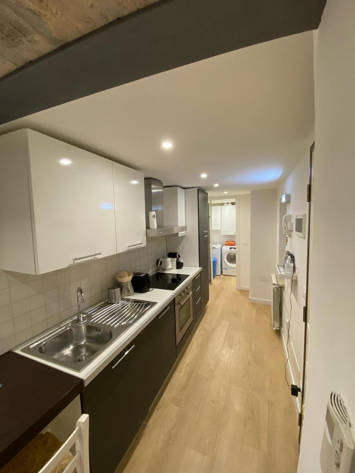 Oasi Central - Appartamento In Pieno Centro Trieste Exteriör bild