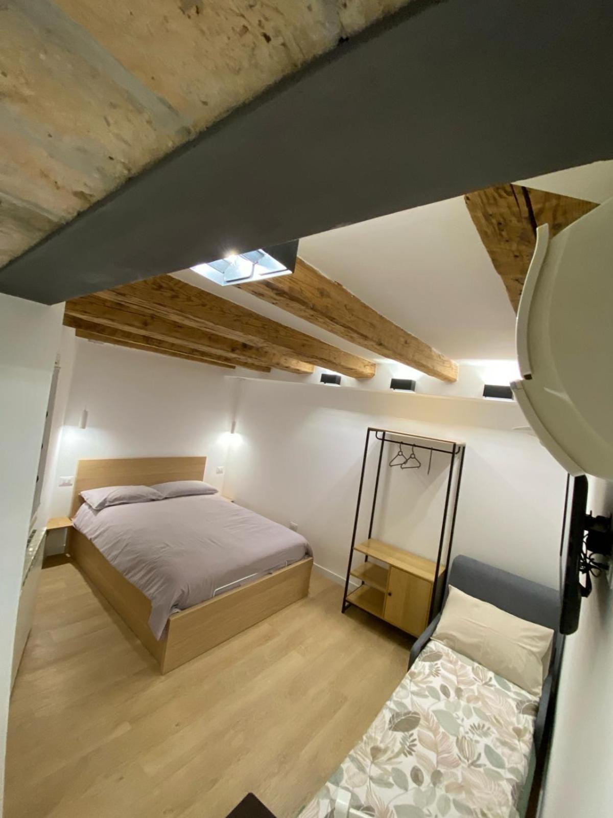 Oasi Central - Appartamento In Pieno Centro Trieste Exteriör bild