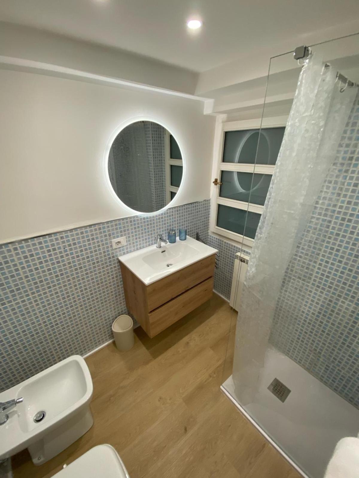 Oasi Central - Appartamento In Pieno Centro Trieste Exteriör bild