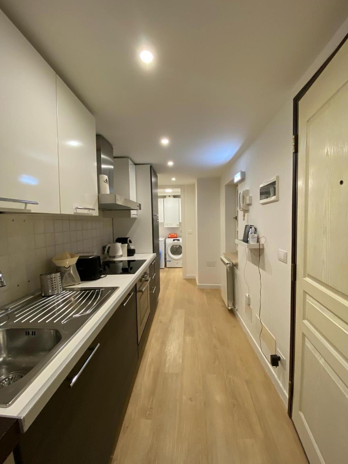 Oasi Central - Appartamento In Pieno Centro Trieste Exteriör bild